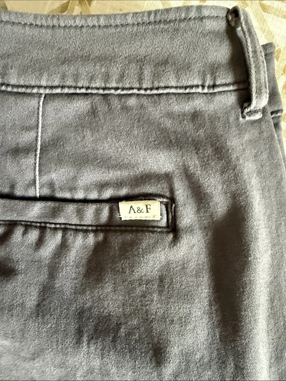 Abercrombie & Fitch Men's Slate Gray Flat-Front Chino Shorts
